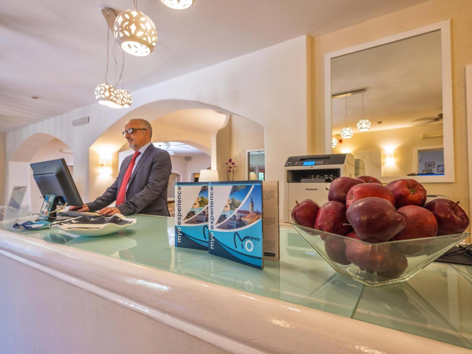 Hotel Rocce Sarde San Pantaleo Exterior foto