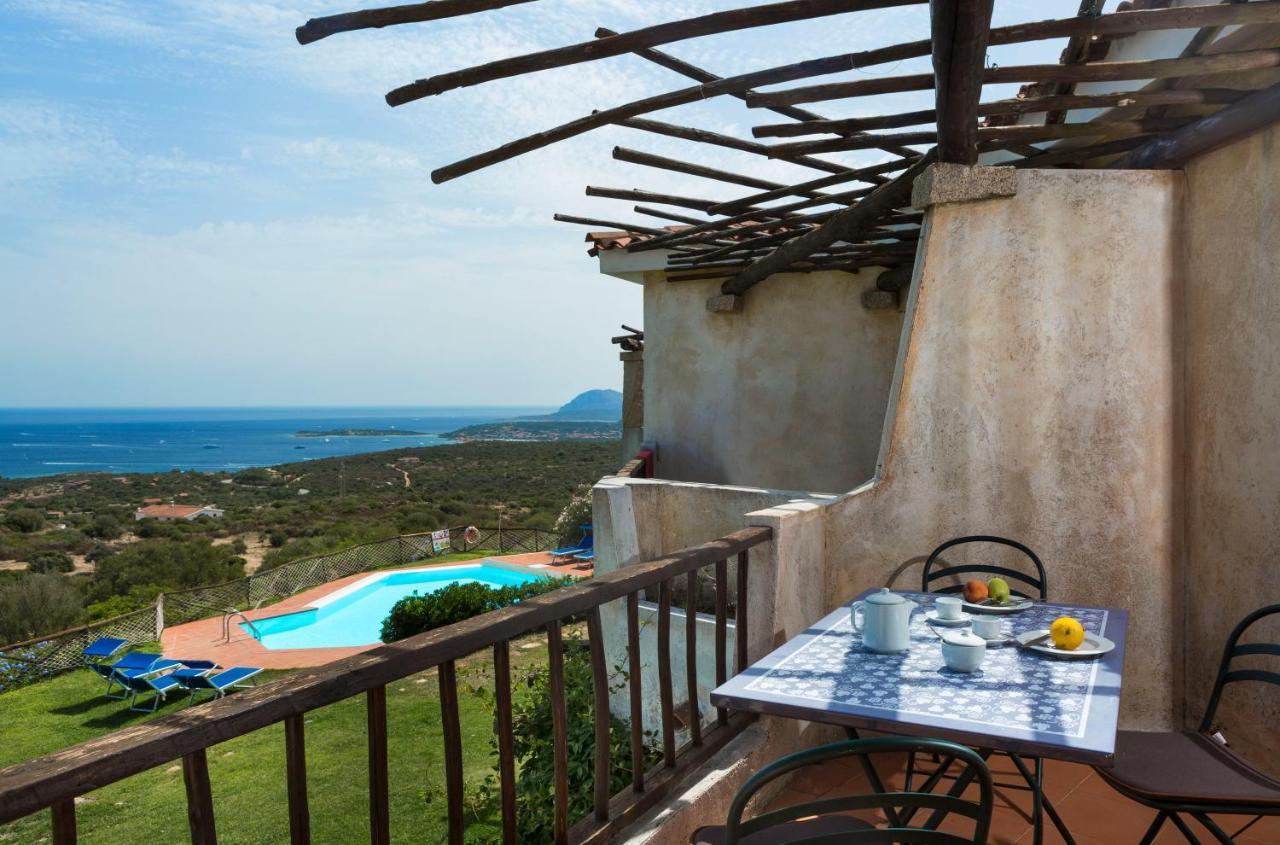 Hotel Rocce Sarde San Pantaleo Exterior foto