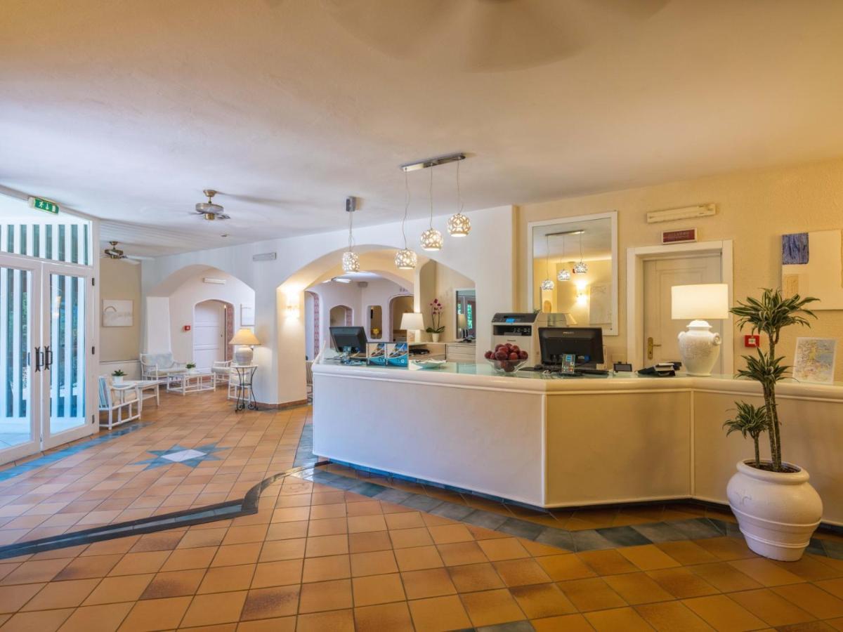Hotel Rocce Sarde San Pantaleo Exterior foto