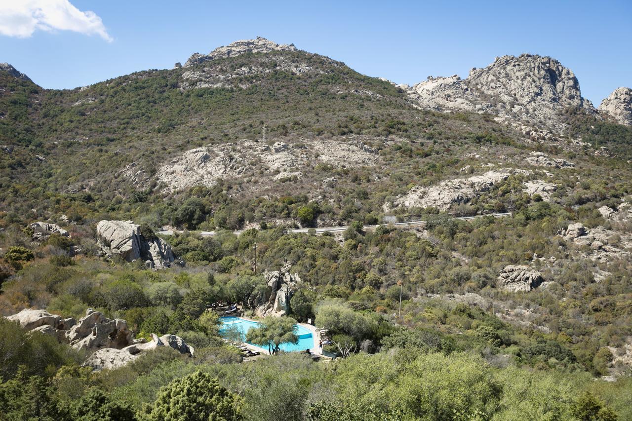Hotel Rocce Sarde San Pantaleo Exterior foto