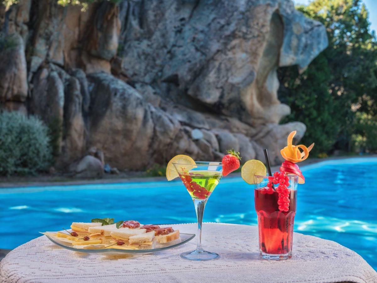 Hotel Rocce Sarde San Pantaleo Exterior foto