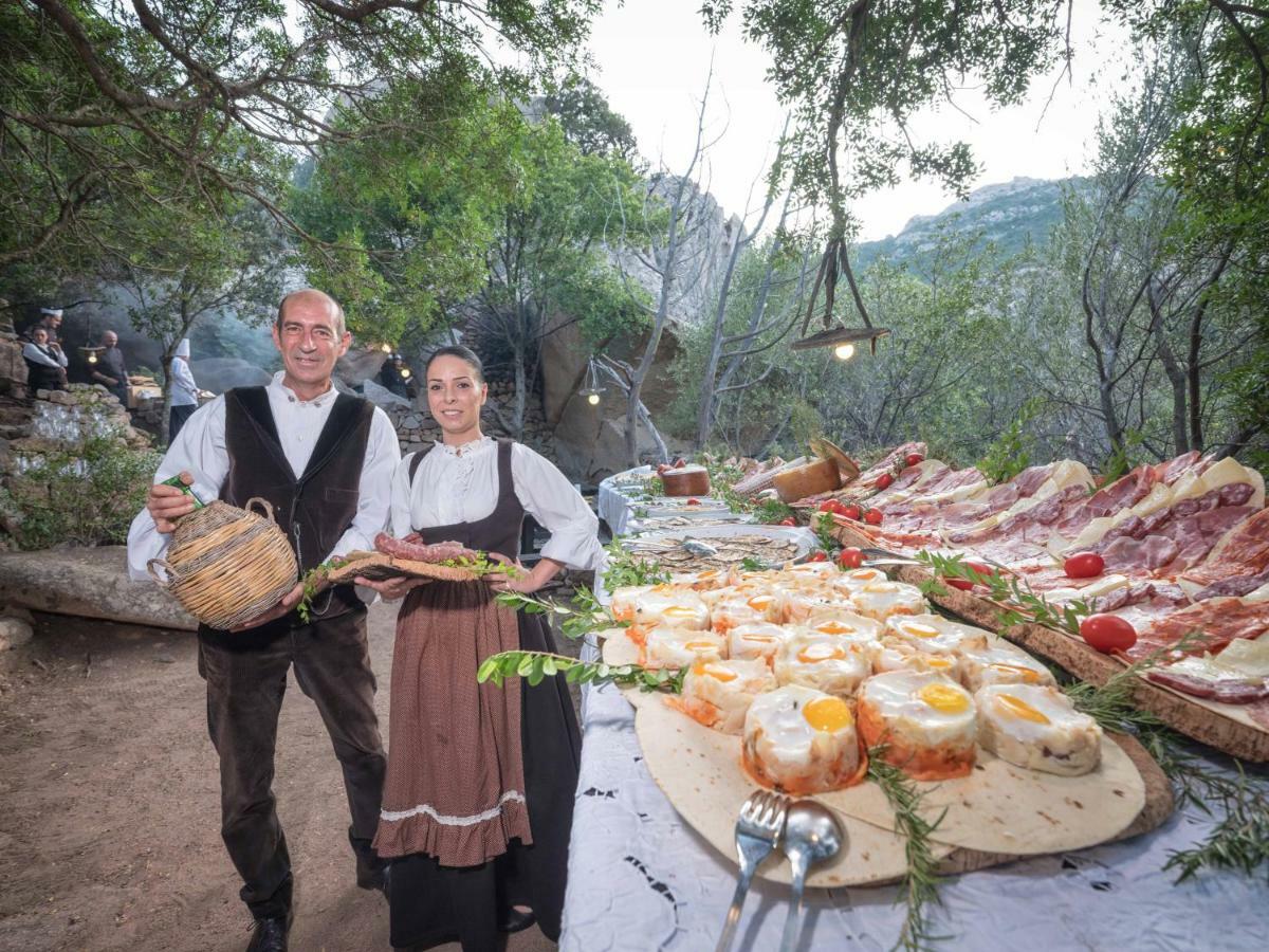 Hotel Rocce Sarde San Pantaleo Exterior foto