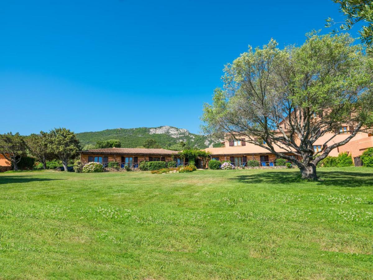 Hotel Rocce Sarde San Pantaleo Exterior foto